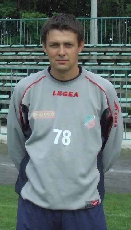 31-letni Adam Fabiński jest wychowankiem Stali Rzeszów, ale najdłużej grał w piłkę w JKS-ie i Kolbuszowiance.