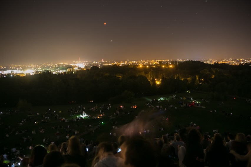 Zaćmienie Księżyca 2018. Za nami najdłuższe zaćmienie księżyca od 100 lat! Kolejnego nie dożyjemy [ZDJĘCIA]