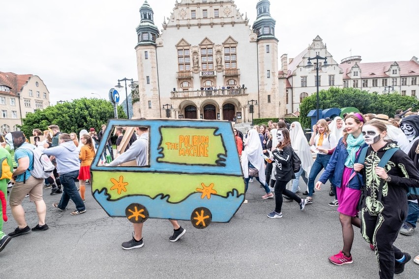 Tradycyjnie w październiku studenci rozpoczynają swoją...