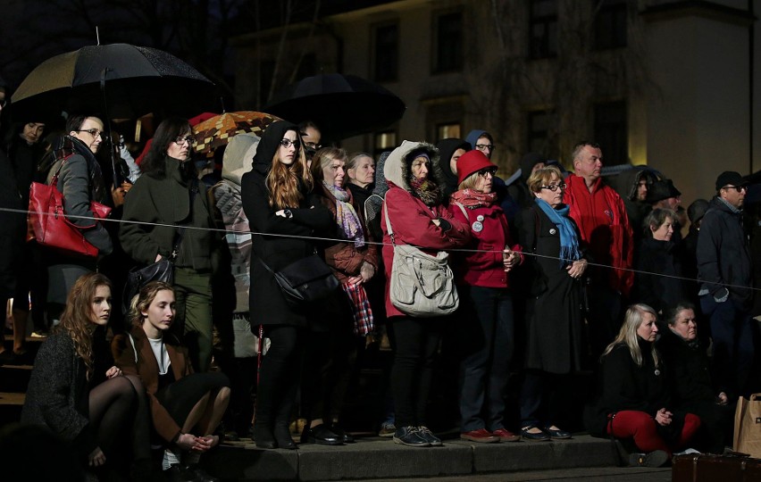 Happening KOD w Krakowie. Przecięte życie. Polski marzec '68