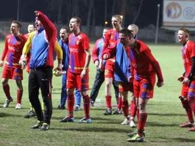 Piłkarze Oderki mogli po meczu z Piotrówką celebrować swoją radość.