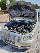 Pożar samochodu osobowego w Belsku Dużym. Spaliła się komora silnika