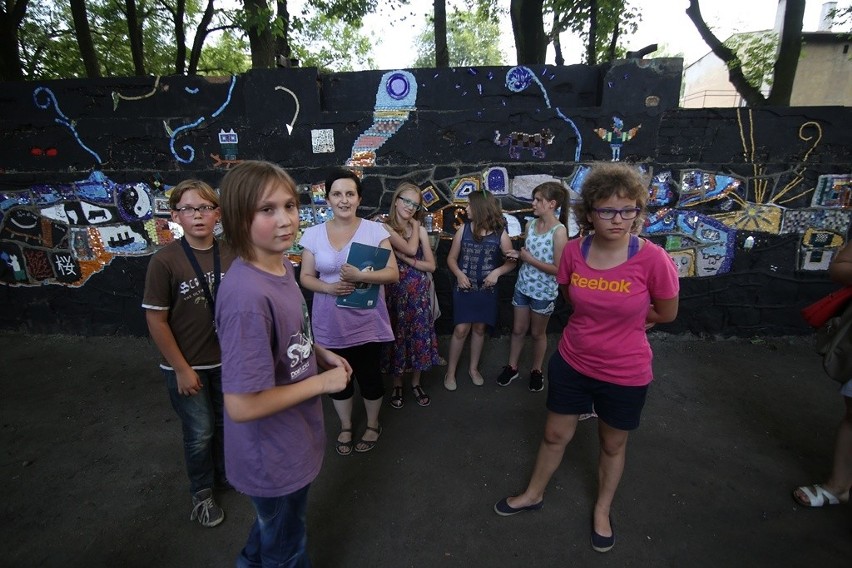 Katowice: Odsłonięto mural autorstwa dzieci z MDK Dąb