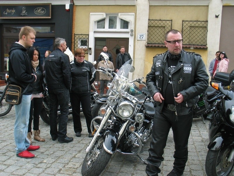 Pod ratusz w Głogowie zjechało około 130 motocykli