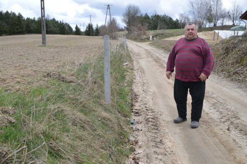 W Nowej Wsi spór o miedzę z… wójtem Parchowa. Poszło o granice drogi gminnej