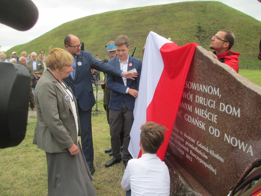 Odsłonięto obelisk, upamiętniający przybycie pierwszych Kresowian do Gdańska 