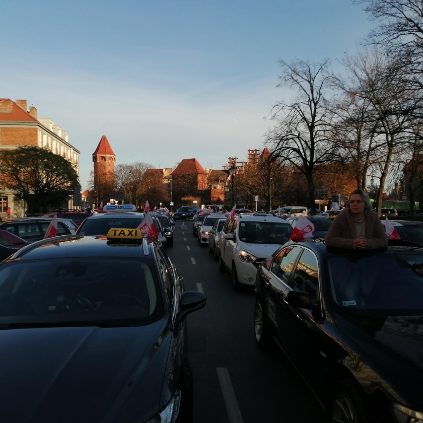 Protest taksówkarzy w Gdańsku w środę, 25.11.2020 r.