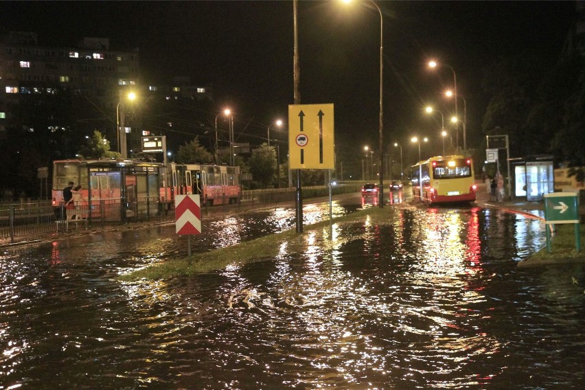 Tak wyglądał Wrocław po przejściu burzy w nocy z niedzieli...