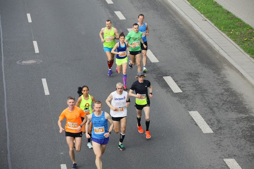 DOZ Maraton Łódź 2016. Ponad 2 tysiące maratończyków z całego świata. A wśród nich gwiazdy [ZDJĘCIA]