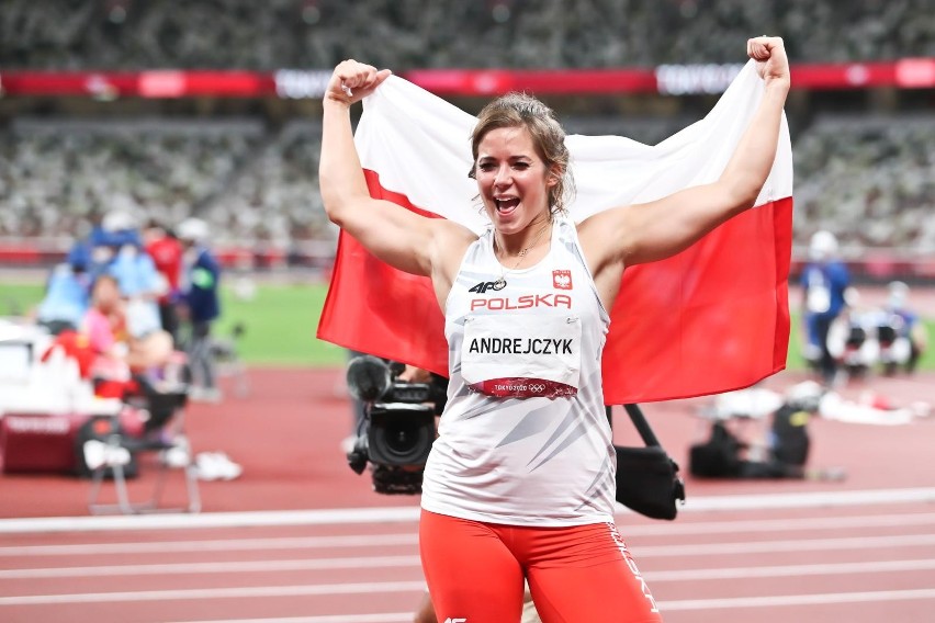 Piątek był wspaniałym dniem dla polskich sportowców w Tokio....