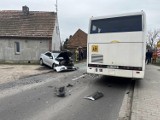 Wypadek autokaru przewożącego dzieci w Błotnicy. Na miejscu są służby ratunkowe