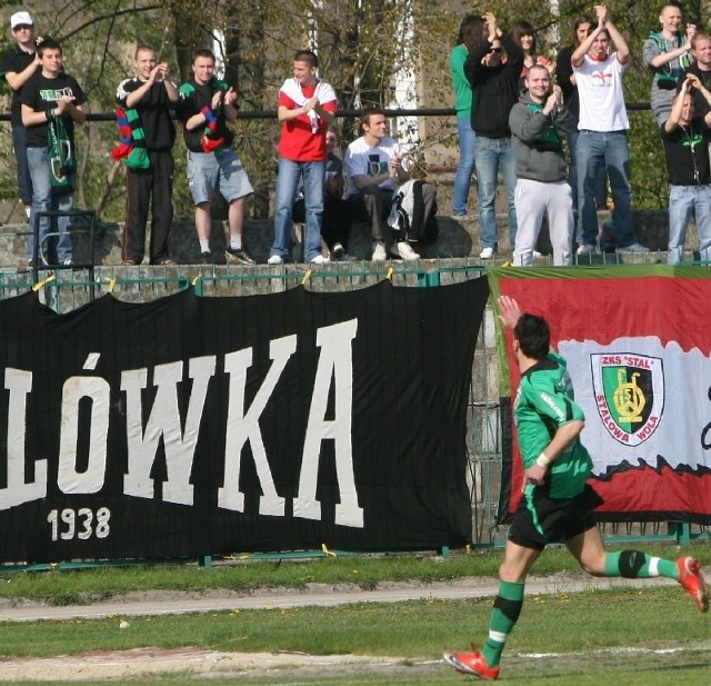 Paweł Wasilewski po raz kolejny zdobył gola dla Stalówki.