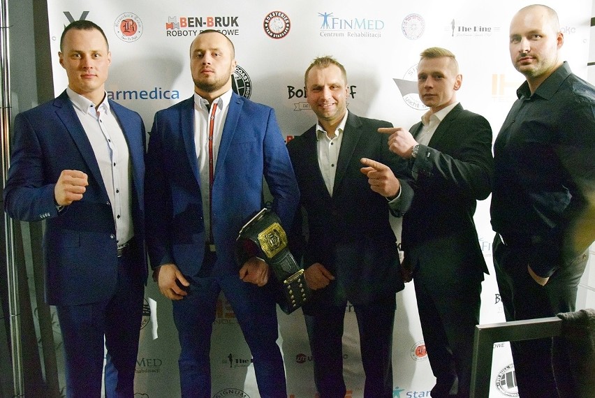 Stargardzki Narkun Team na After Party 42. KSW. Zwycięstwo nad Mamedem Chalidowem Tomasz Narkun świętował z rodziną, przyjaciółmi i fanami