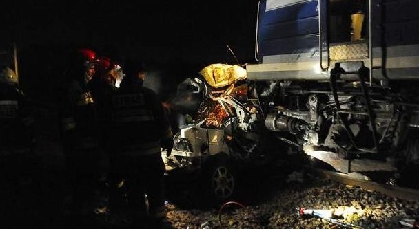 Wypadek w Miedwiecku wydarzył się na przejeździe kolejowym.