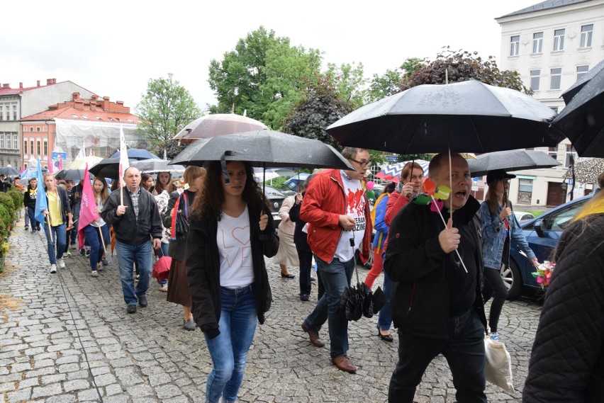 Marsz dla Życia i Rodziny przeszedł ulicami Bielska-Białej ZDJĘCIA