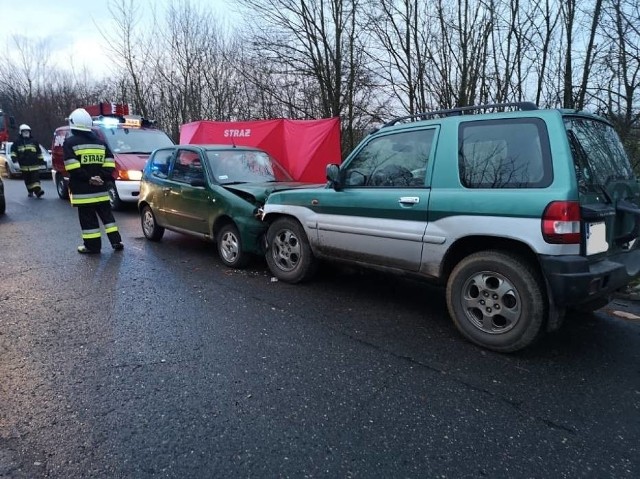W niedzielę około godz. 7 rano doszło do śmiertelnego wypadku w miejscowości Chraplewo koło Nowego Tomyśla. Zobacz więcej zdjęć ---->