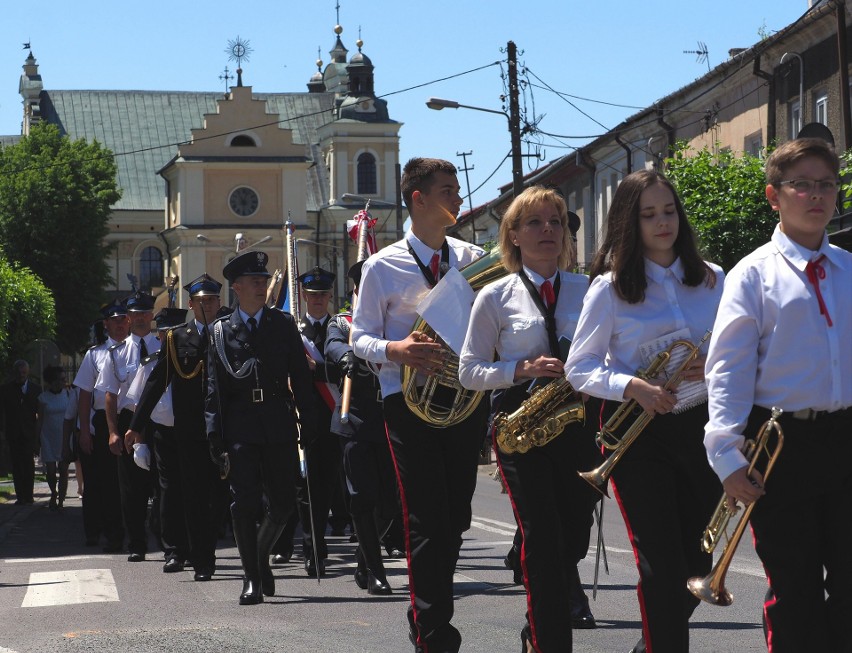 Poświęcili pomnik Lecha Kaczyńskiego w Opolu Lubelskim. Postawili go przedsiębiorcy  