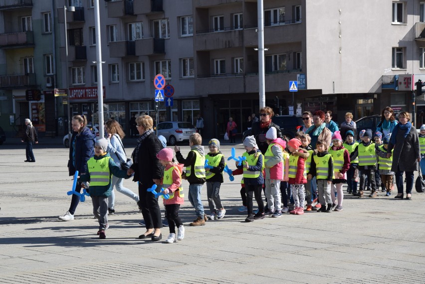 „Przystanek autyzm” to happening w Dzień Autyzmu na placu...