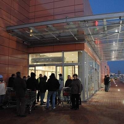 Nowy hipermarket zostal dziś rano otwarty w Bialymstoku. Auchan Hetmanska juz dziala