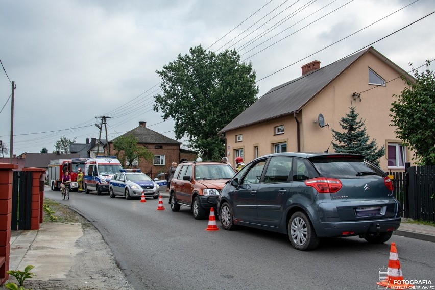 Wypadek w Grębowie. W zderzeniu dwóch samochodów jedna osoba została ranna (ZDJĘCIA)