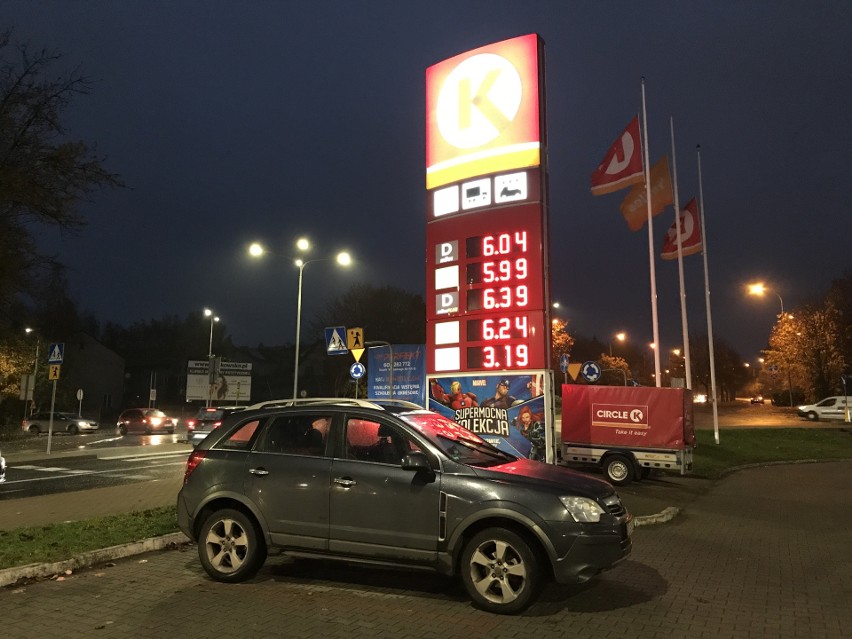 Ceny paliw na kilku stacjach w Słupsku w dniu 2 listopada...