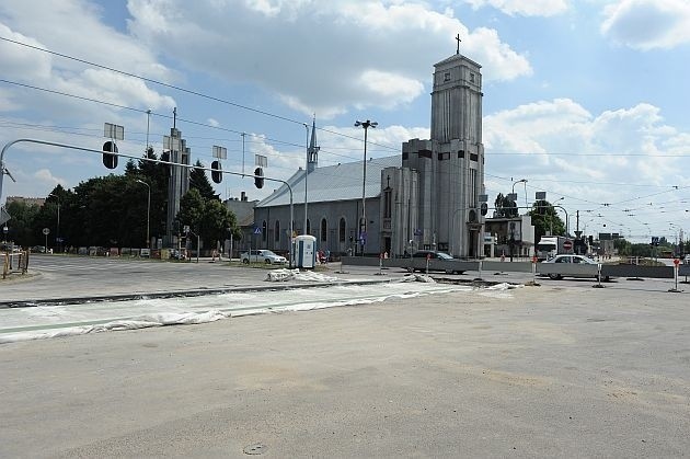 Od poniedziałku zmieni się organizacja ruchu na skrzyżowaniu ul. Rzgowskiej, Paderewskiego, Broniewskiego.