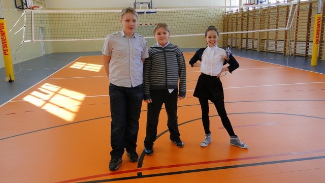 - Bardzo nam się podoba nowa sala sportowa, lubimy zajęcia z WF &#8211; mówią Patryk Bernat, Piotr Białkowski i Angelika Sławińska, uczniowie Publicznej Szkoły Podstawowej numer 17 w Radomiu.