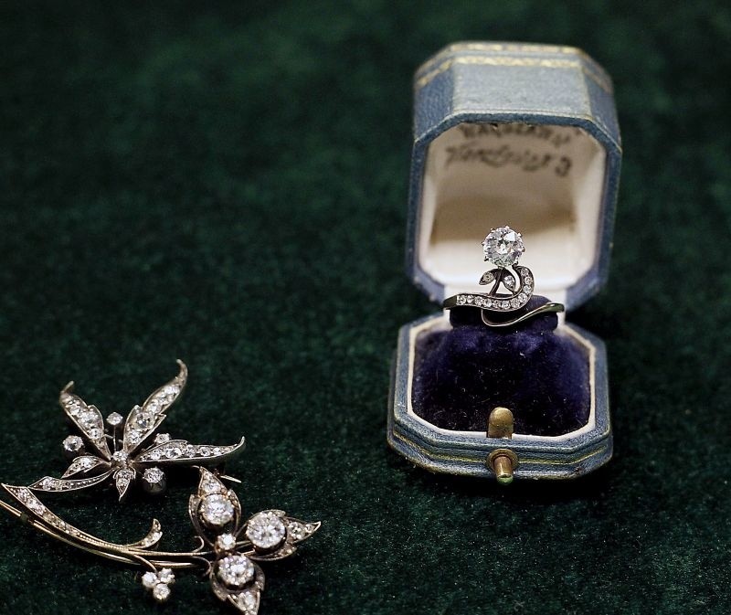 Uwaga atrakcja! Brylanty, szafiry, rubiny i perły, czyli szkatułka łódzkiej burżuazji XIX i XX wieku to ekspozycja w Pałacu Poznańskiego