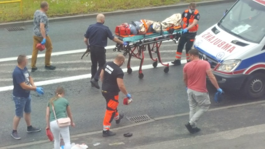 Pieszy potrącony na pasach przez autobus komunikacji miejskiej tuż przed Komendą Wojewódzką Policji w Bydgoszczy