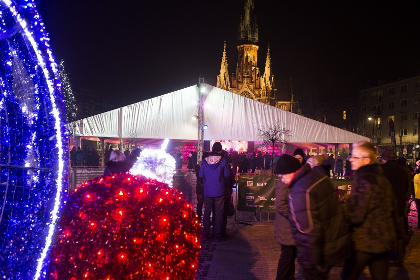 Sylwester w Krakowie 2016. Rynek Podgórski [ZDJĘCIA, WIDEO]