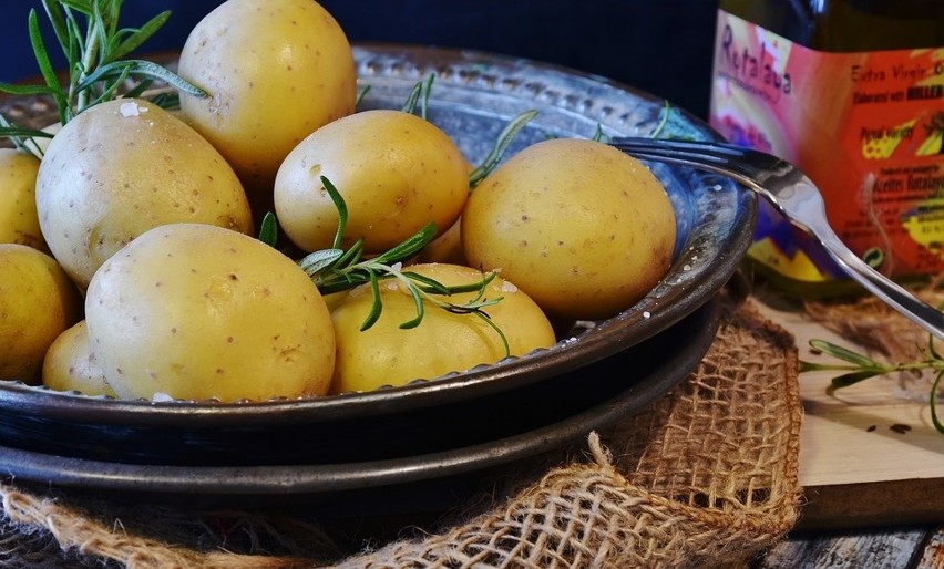 Polacy jedzą mniej ziemniaków - w zeszłym roku odnotowano...
