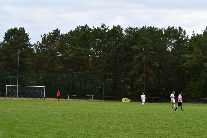 Okręgowy Puchar Polski. 16 drużyn, 8 meczów, 16 godzin Radości z futbolu