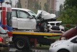 Kraków. Wypadek na Bora Komorowskiego. BMW uderzyło w słup [ZDJĘCIA]