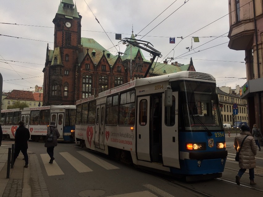Wypadek tramwaju i samochodu na Krupniczej [ZDJĘCIA]