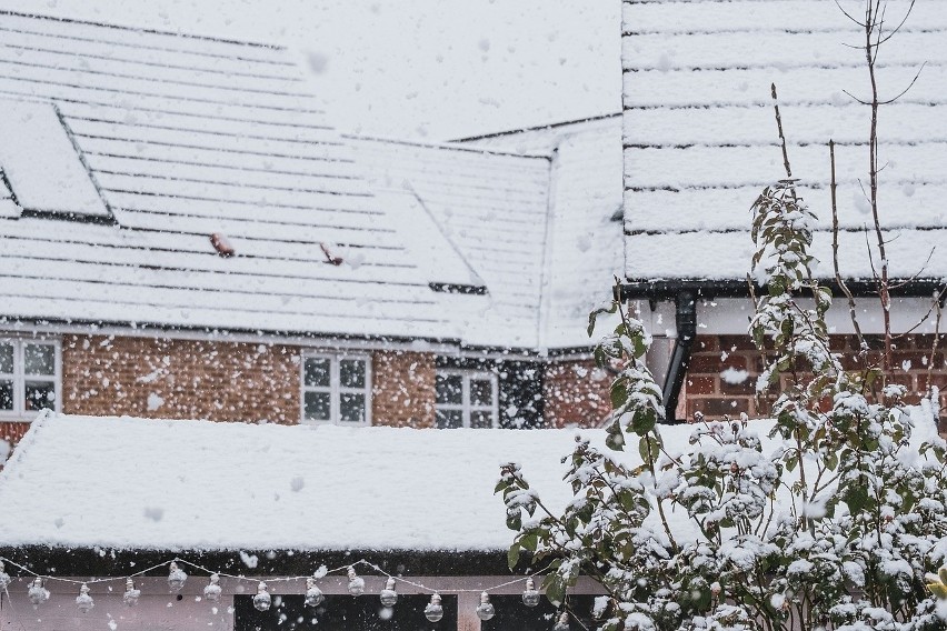 W Katowicach warstwa śniegu na dachu płaskim nie może...