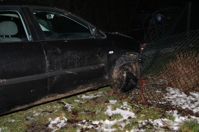 Volkswagen rozbity w Smogorzowie w powiecie buskim