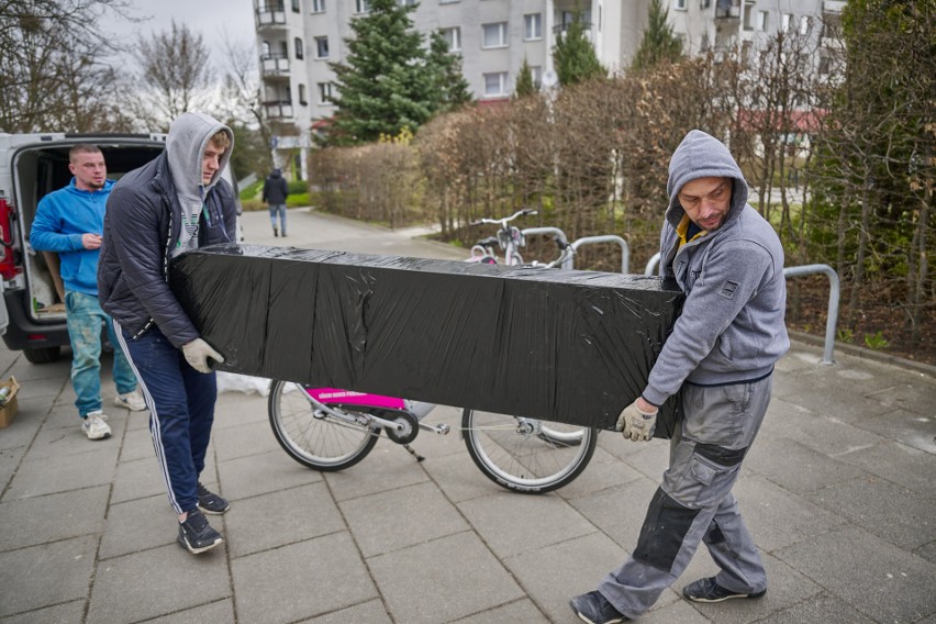 Kiedy pojawią się rowery publiczne w Łodzi. Na placu Słonecznym na Radogoszczu pokazali je i... schowali!