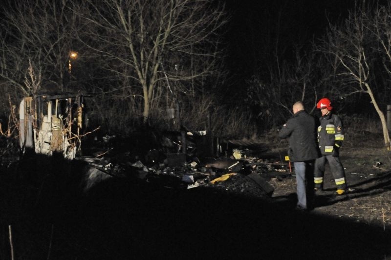 Ogień w baraku przy ulicy Gołębiej na bydgoskim Górzyskowie...