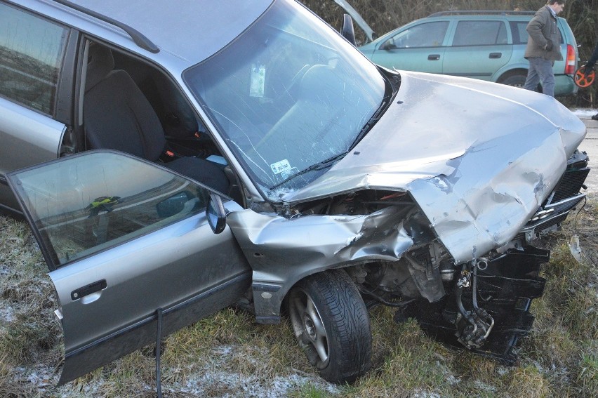 Wypadek na jerzmanówce. Audi hamowało ręcznym [FOTO]