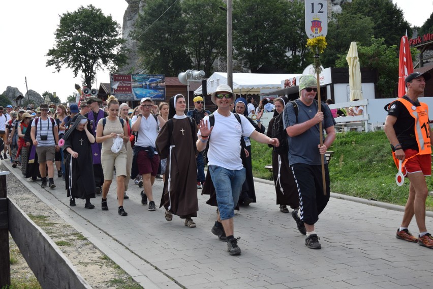 Wspólnota Śródmiejska wyruszyła z Podzamcza do Częstochowy