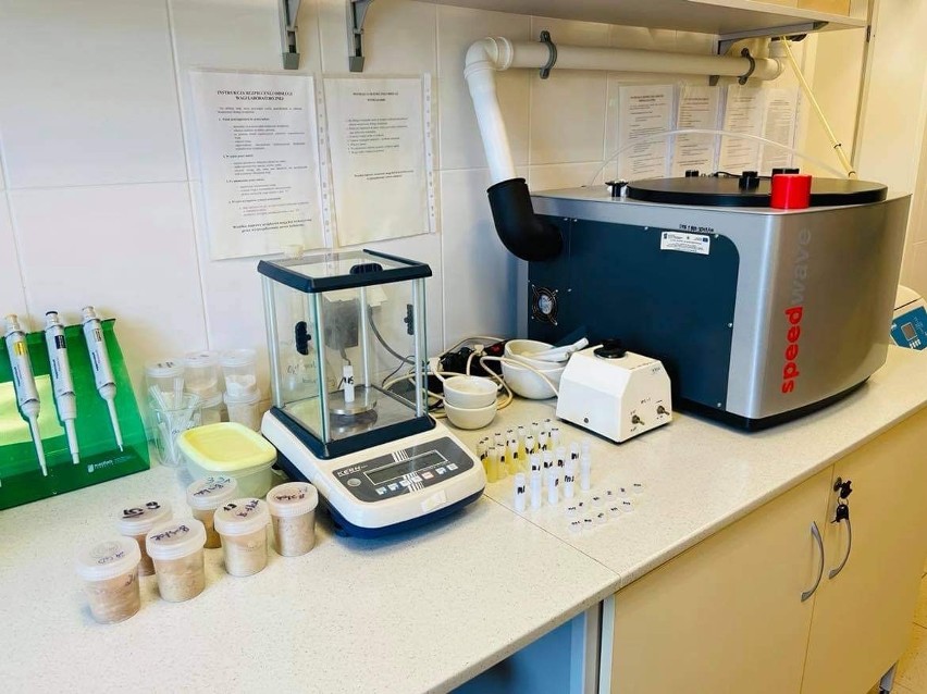 Laboratorium UMB, w którym badano grzyby suszone.