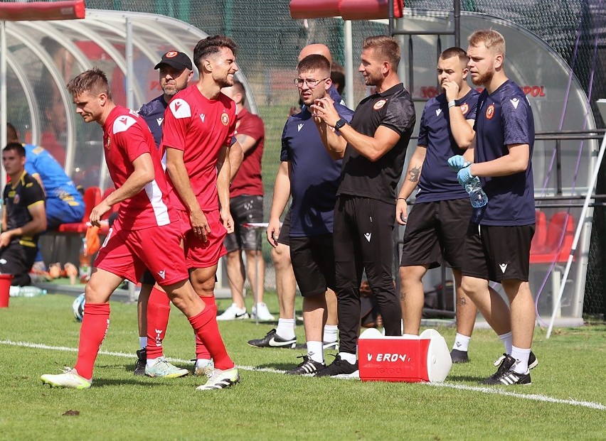 Trener piłkarzy Widzewa Daniel Myśliwiec przed meczem z Wisłą Puławy: Nikogo nie będziemy lekceważyć ZOBACZ WIDEO