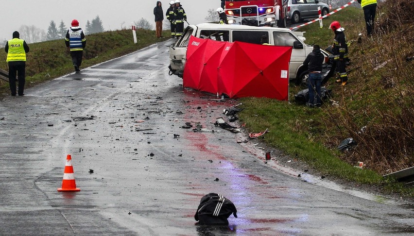 Pięciu podkarpackich piłkarzy zginęło w zderzeniu busa z ciężarówką w Weryni