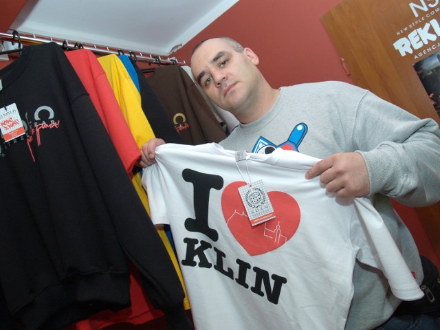Na jednej z koszulek widnieje napis "I love KLIN". Jak mówi Przemysław Majewski projekt został przygotowany specjalnie z okazji obchodzonych Dni Koszalina. - Mamy też już inne ciekawe wzory, a kolejne są w przygotowaniu - kończy 4P.