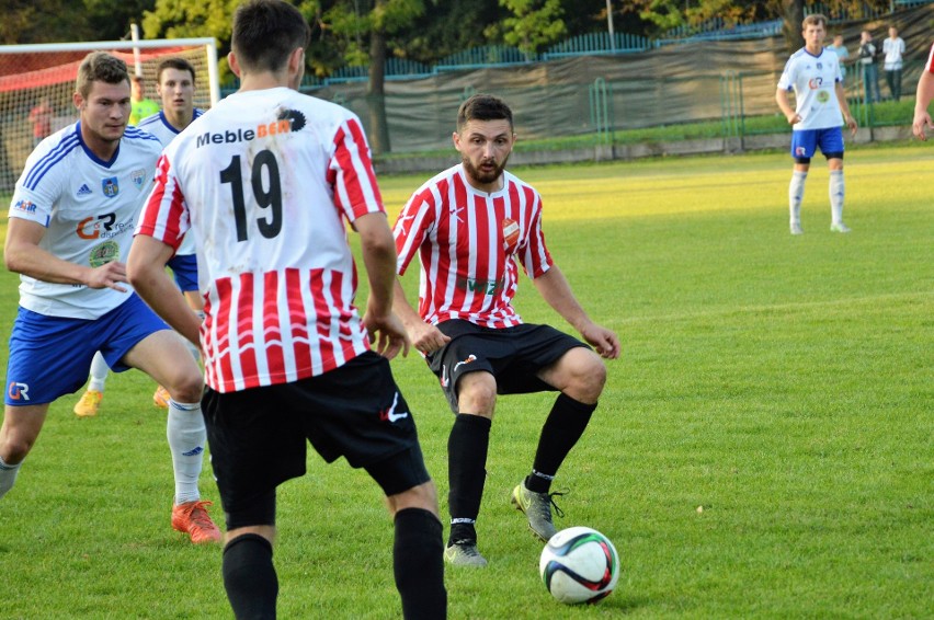 4. liga. Oświęcimska magia „szóstek” w Andrychowie dała Unii zwycięstwo nad Beskidem [ZDJĘCIA]