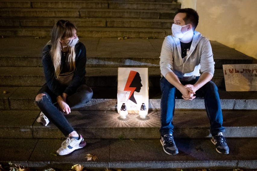 W nocy z czwartku na piątek w Poznaniu odbyły się protesty w...