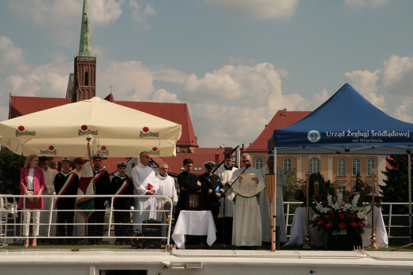 Wrocław. Niezwykła msza została odprawiona na Odrze