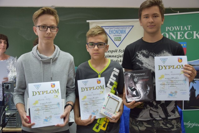 Laureaci konkursu od lewej: Karol Socha, Michał Laskowski i Piotr Strzemecki