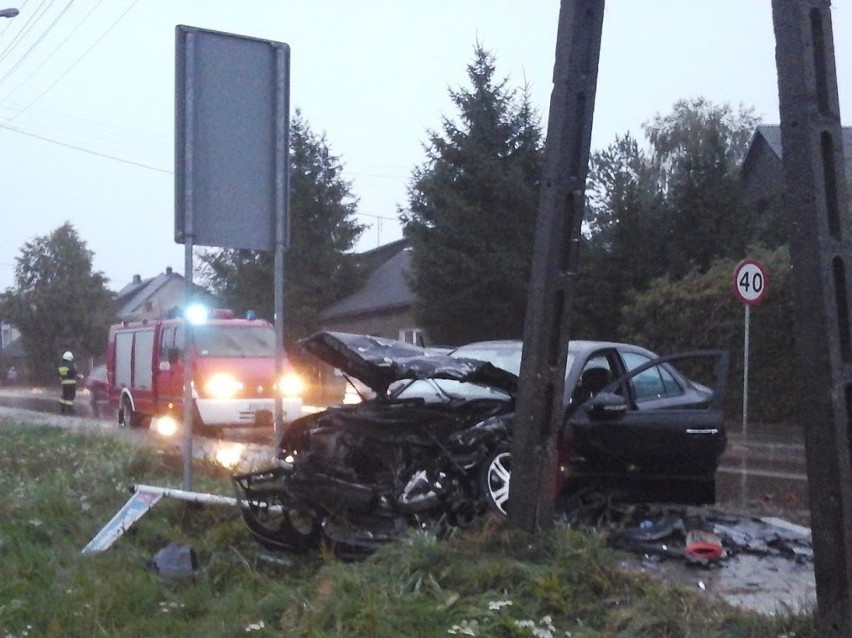 Kierujący dostarczym peugeotem jechał za szybko, zjechał na...