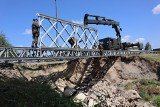 Wojsko stawia most, a białoruska propaganda atakuje